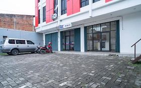 RedDoorz near Stasiun Tangerang